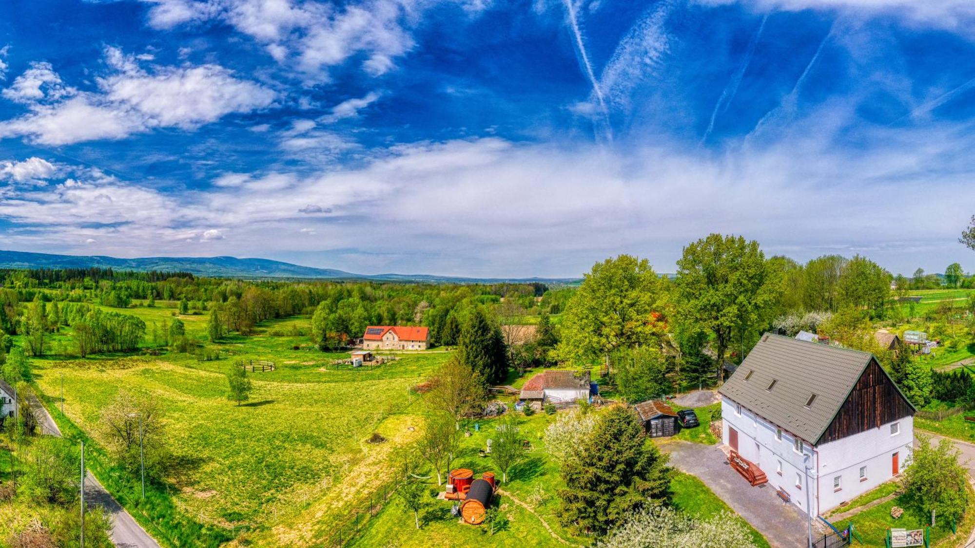 Maja Pokoje Z Widokiem Kameralna Agroturystyka Na Pogorzu Izerskim Z Sauna I Jacuzzi (Adults Only) Mirsk Экстерьер фото